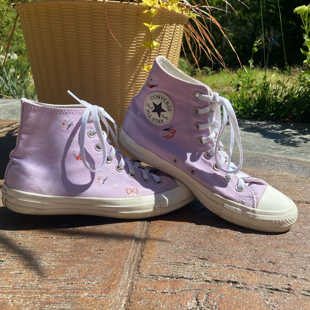Converse Women's Lilac High-Top Sneakers